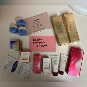 Shiseido Lux Line
Skincare gift set